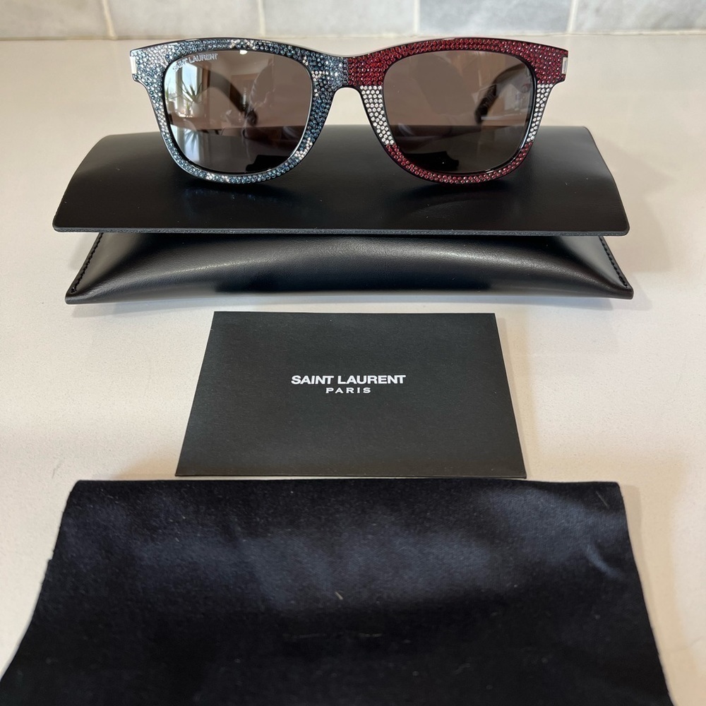 New Saint Laurent 50mm Special Edition Square
Sunglasses - Picture 6 of 12